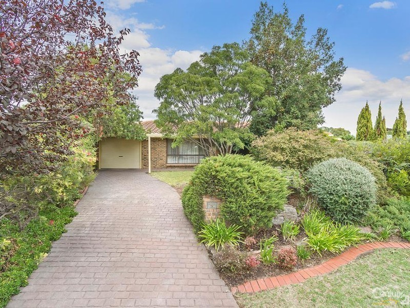 11 Wakefield Crescent, Redwood Park SA 5097