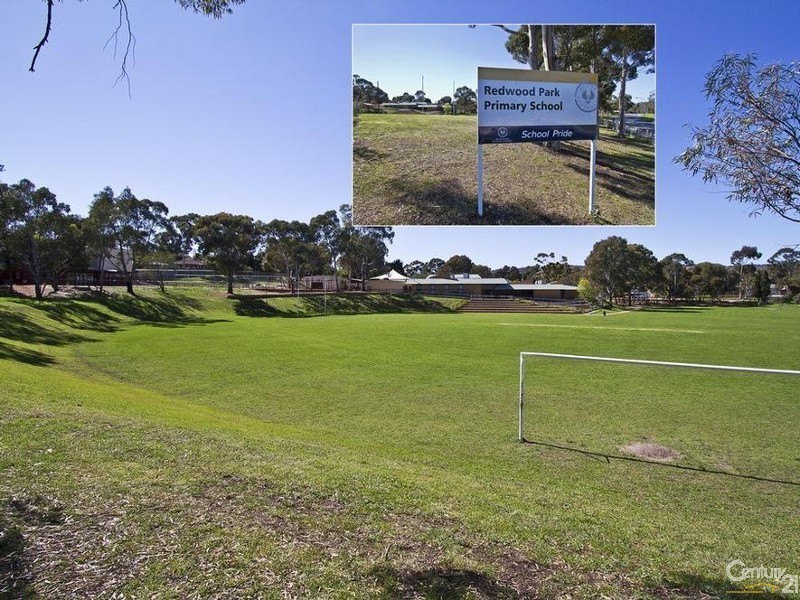 11 Wakefield Crescent, Redwood Park SA 5097