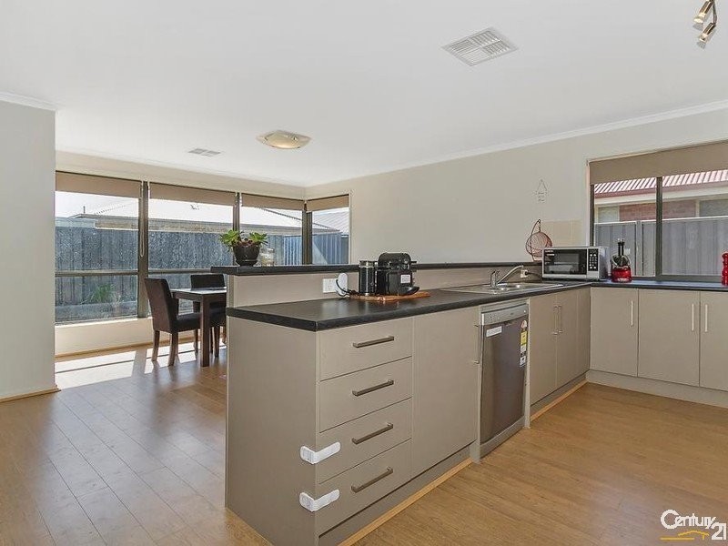 184 President Avenue, Andrews Farm SA 5114