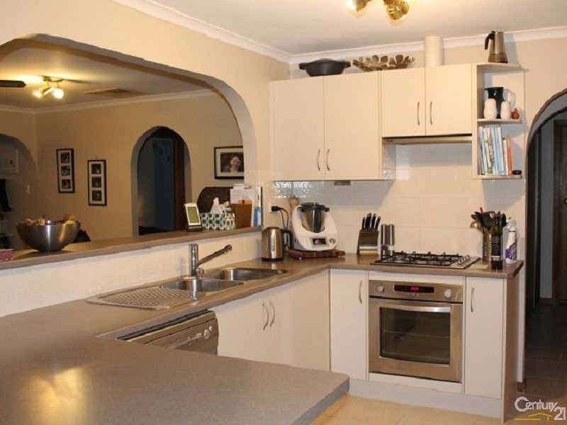 43 Currawong Crescent, Modbury Heights SA 5092