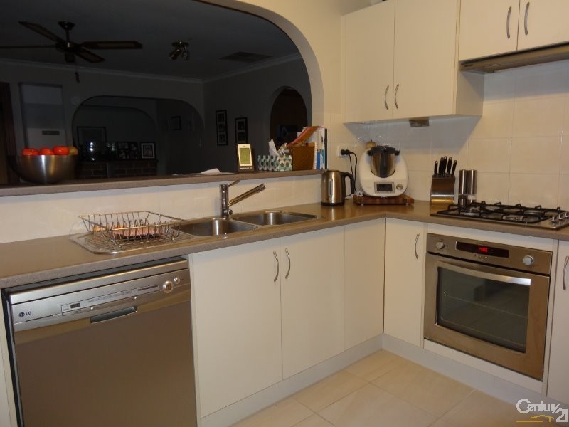 43 Currawong Crescent, Modbury Heights SA 5092