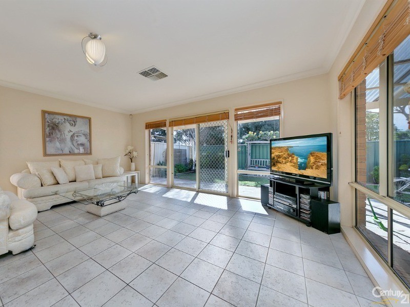 18 Hilltop Drive, Oakden SA 5086