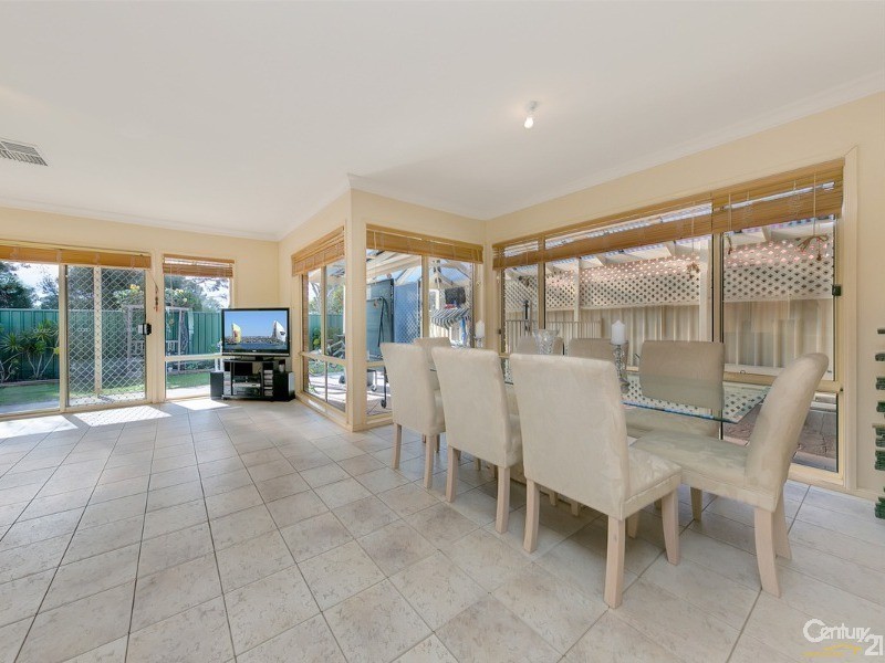 18 Hilltop Drive, Oakden SA 5086