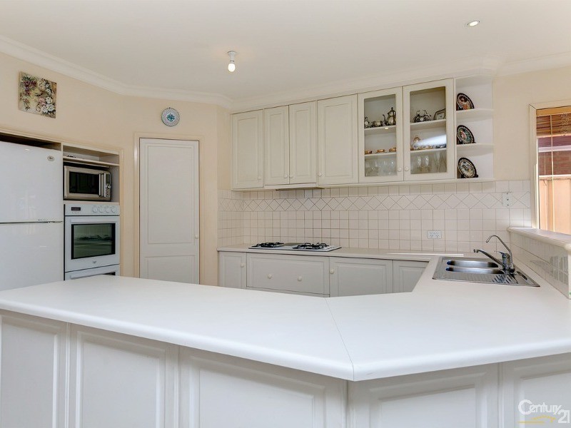 18 Hilltop Drive, Oakden SA 5086