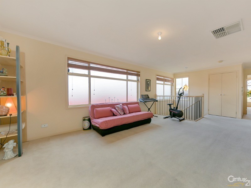 18 Hilltop Drive, Oakden SA 5086