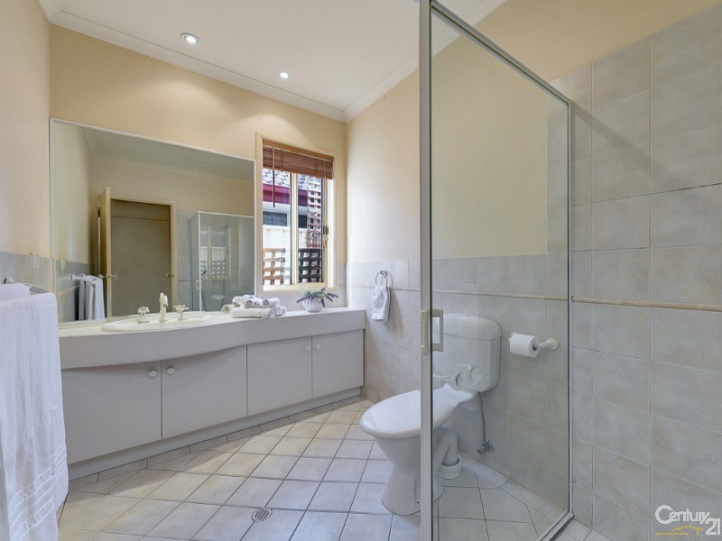 18 Hilltop Drive, Oakden SA 5086