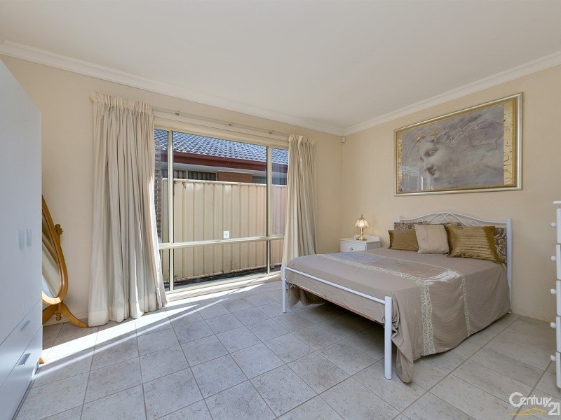 18 Hilltop Drive, Oakden SA 5086