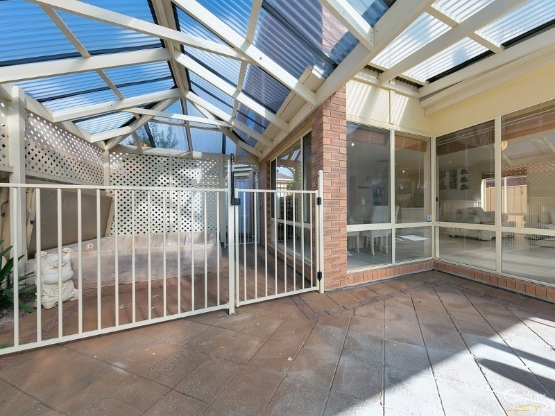 18 Hilltop Drive, Oakden SA 5086