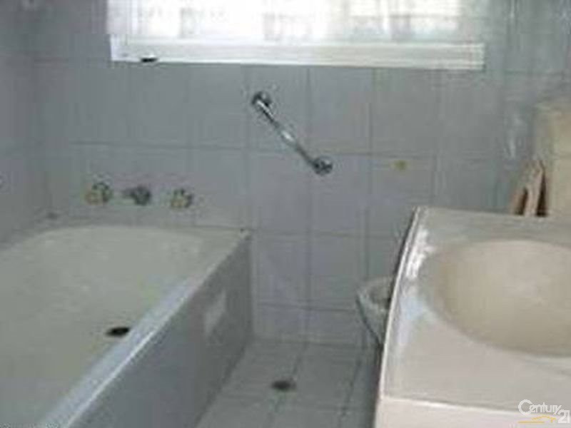 2 Meadow Ave, Campbelltown SA 5074