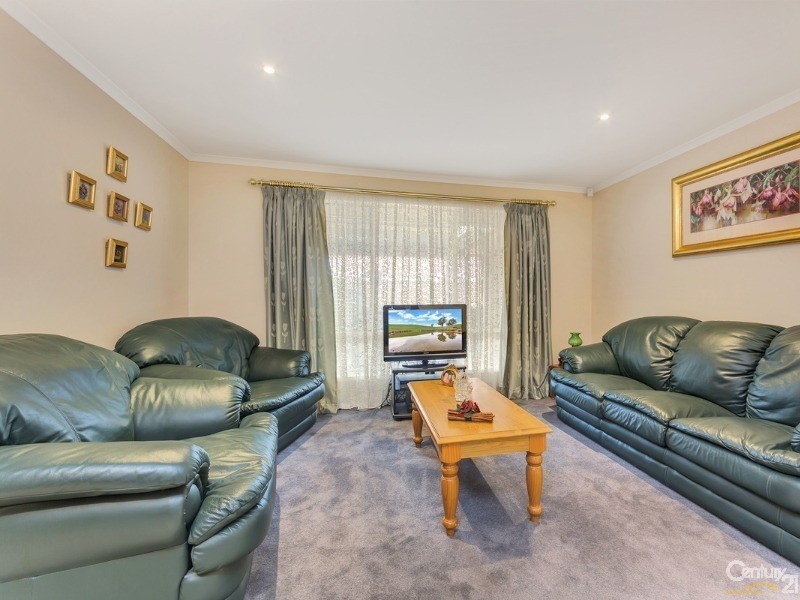 40 Harvey Ave, Walkley Heights SA 5098