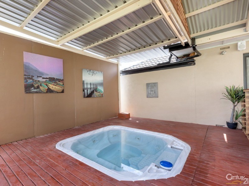 4 Yarramie Ave, Banksia Park SA 5091