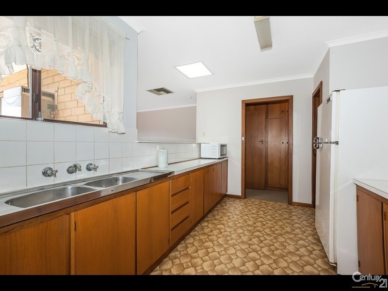 26 Meakin Tce, Seaton SA 5023