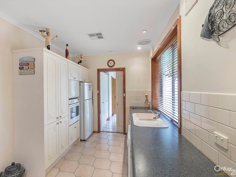 25 Grevillea drive, Banksia Park SA 5091