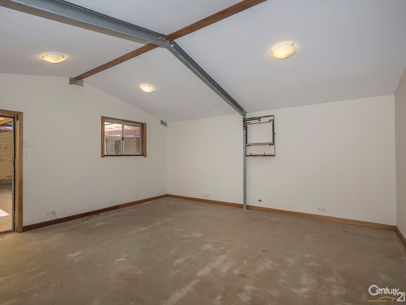 100 Billabong Rd, Modbury Heights SA 5092