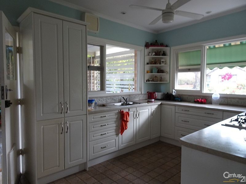 17 Kym Avenue, Valley View SA 5093