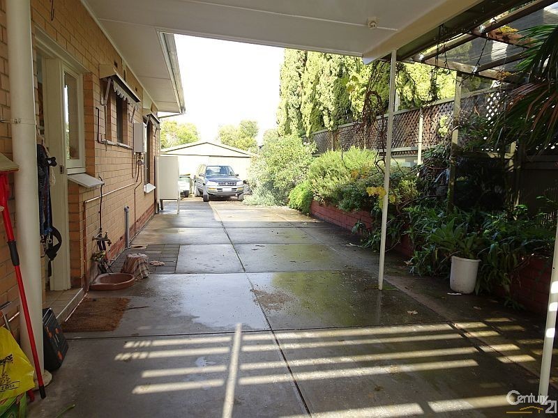 17 Kym Avenue, Valley View SA 5093