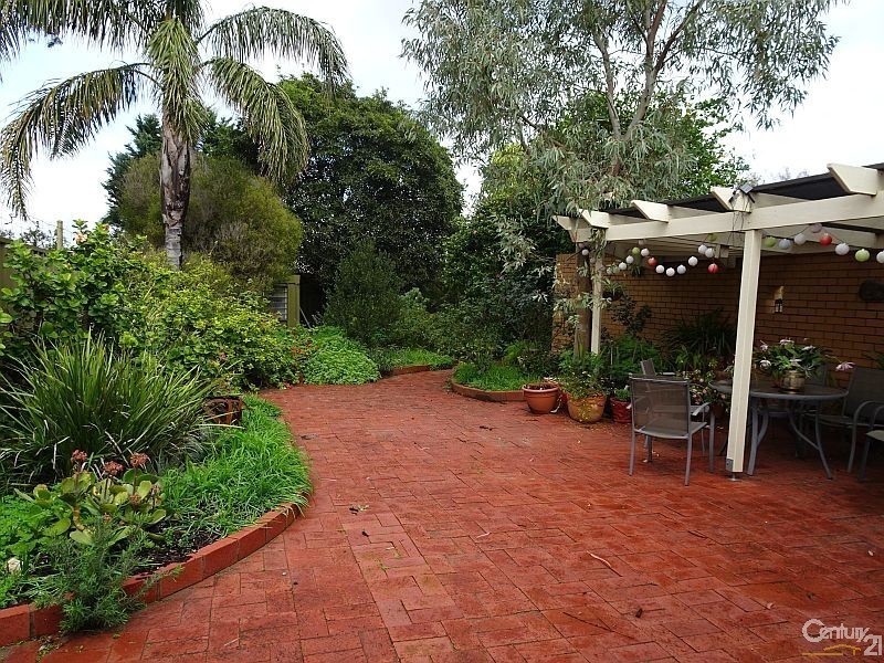 17 Kym Avenue, Valley View SA 5093