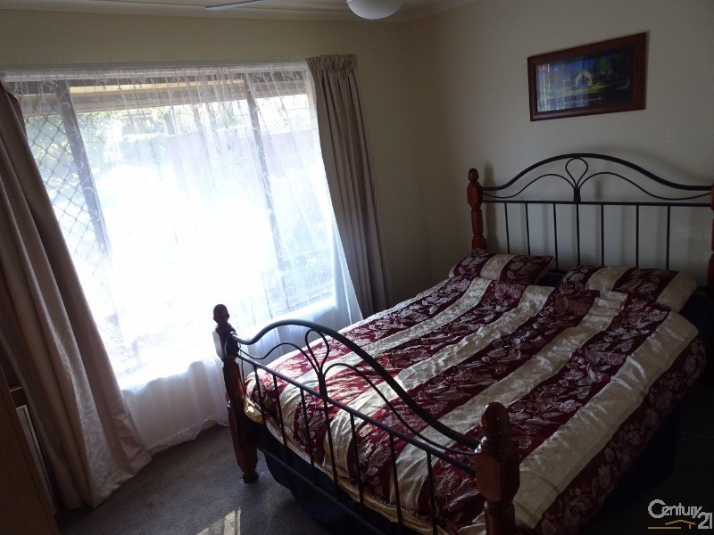 11 Carnarvon Avenue, Redwood Park SA 5097
