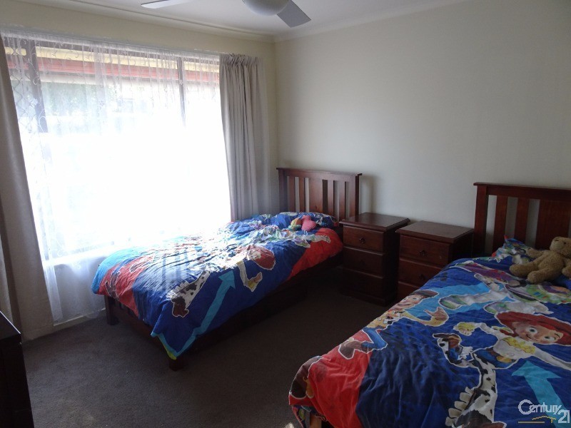 11 Carnarvon Avenue, Redwood Park SA 5097