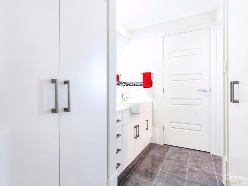 20 Albany Terrace, Valley View SA 5093