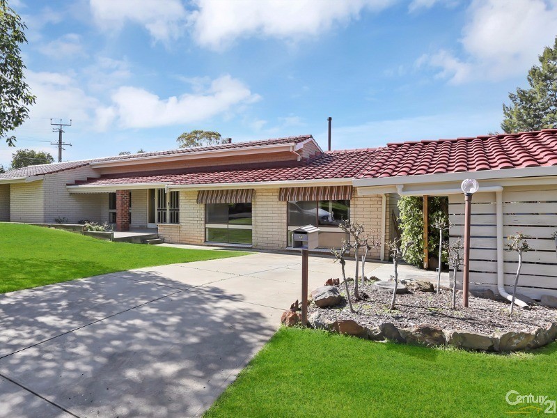 4 Barker Way, Valley View SA 5093