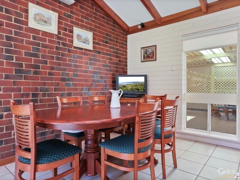 4 Barker Way, Valley View SA 5093