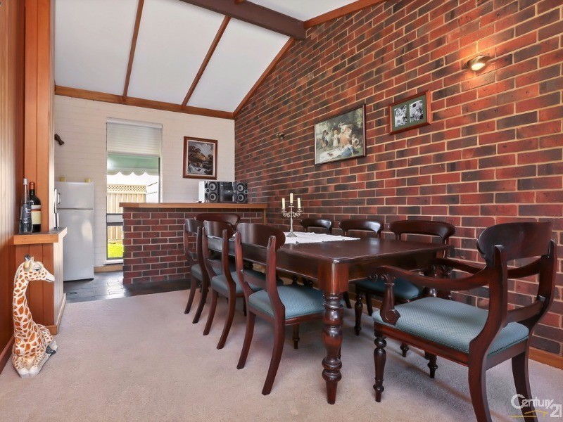 4 Barker Way, Valley View SA 5093