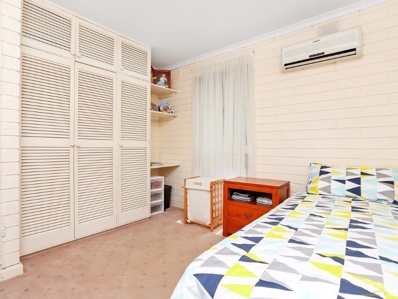 4 Barker Way, Valley View SA 5093