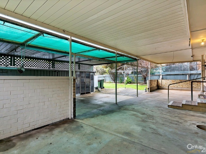 2 Mattinson Road, Ridgehaven SA 5097