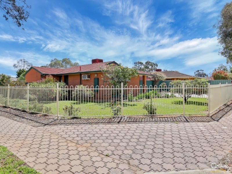 1 Begonia Court, Parafield Gardens SA 5107