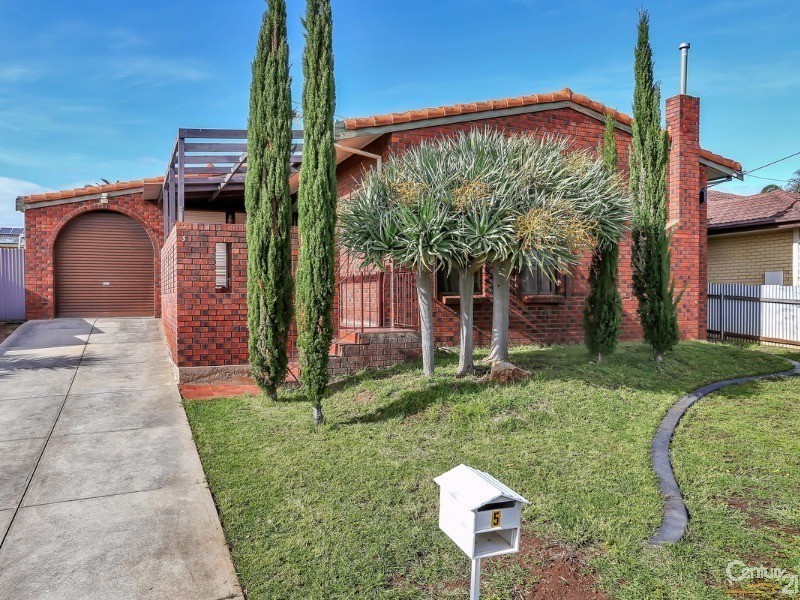 5 Plews Avenue, Valley View SA 5093