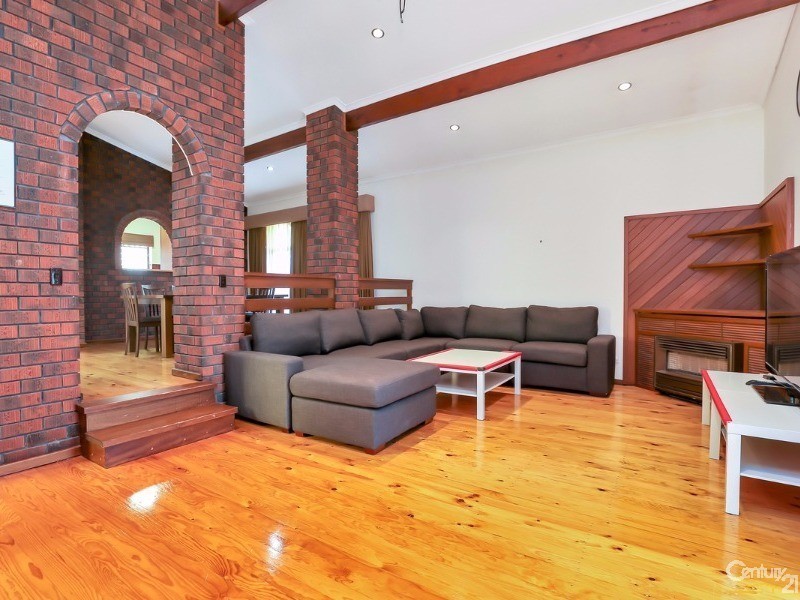 5 Plews Avenue, Valley View SA 5093