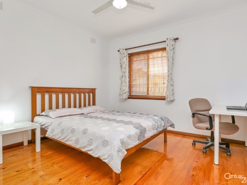 5 Plews Avenue, Valley View SA 5093