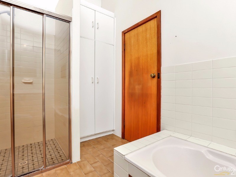 5 Plews Avenue, Valley View SA 5093