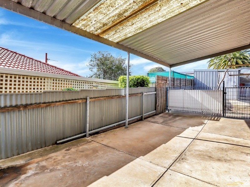 5 Plews Avenue, Valley View SA 5093