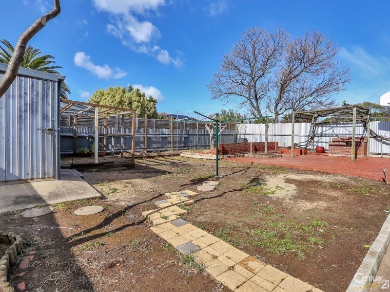 5 Plews Avenue, Valley View SA 5093