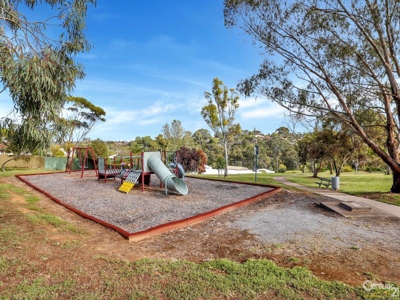 5 Plews Avenue, Valley View SA 5093