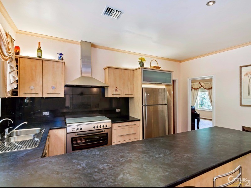 2 Wattlebird Drive, Highbury SA 5089