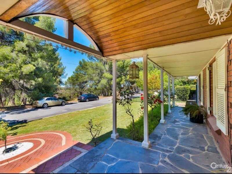 2 Wattlebird Drive, Highbury SA 5089