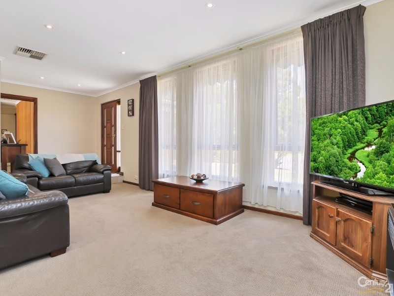 2 Kaplan Court, St Agnes SA 5097