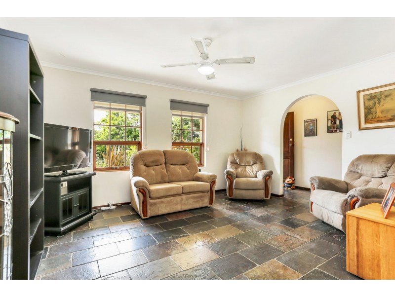 11 Farm Drive, Redwood Park SA 5097