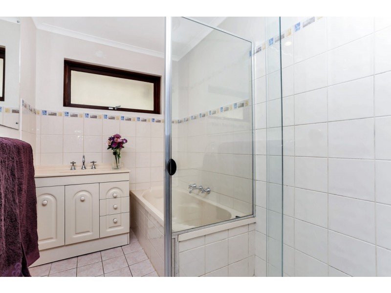 11 Farm Drive, Redwood Park SA 5097