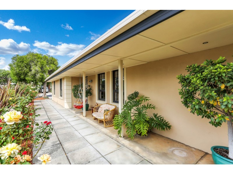 11 Farm Drive, Redwood Park SA 5097