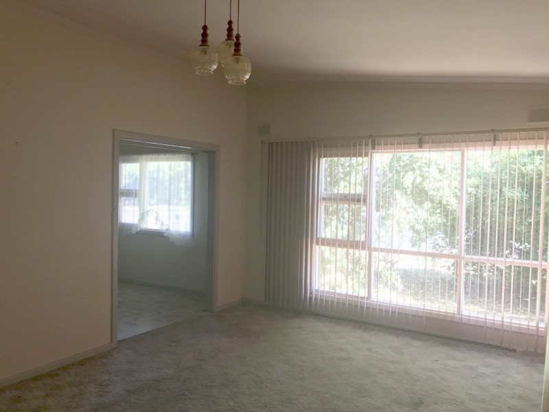205 Wright Road, Valley View SA 5093