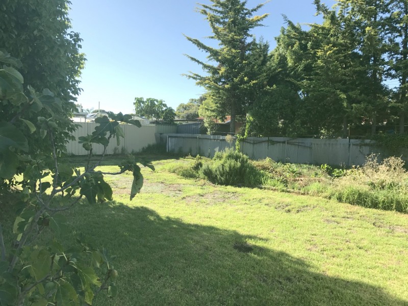 205 Wright Road, Valley View SA 5093