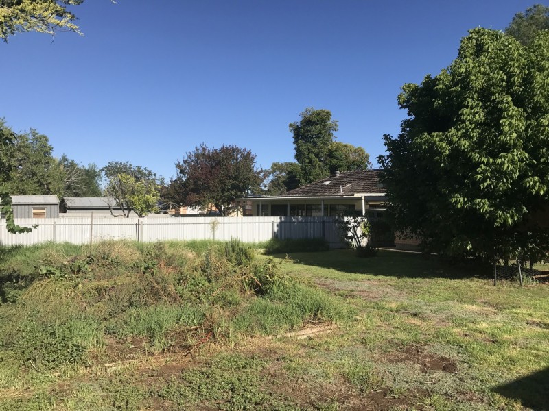 205 Wright Road, Valley View SA 5093