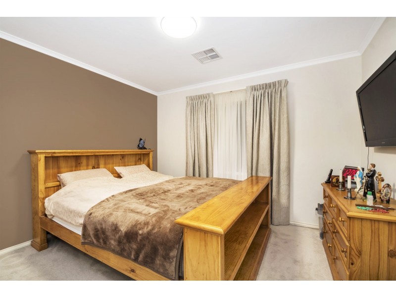 31 Britten Crescent, Modbury SA 5092