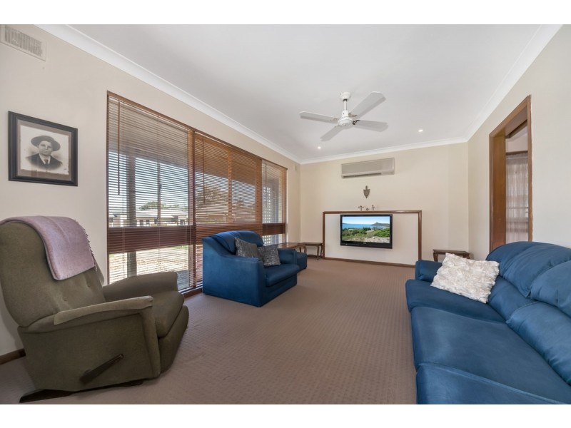 16 Morris Drive, Valley View SA 5093