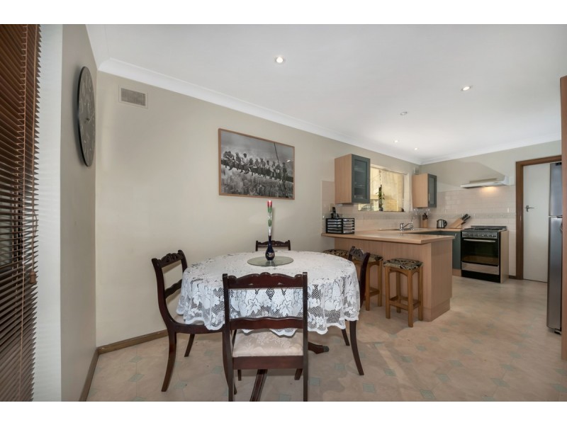 16 Morris Drive, Valley View SA 5093