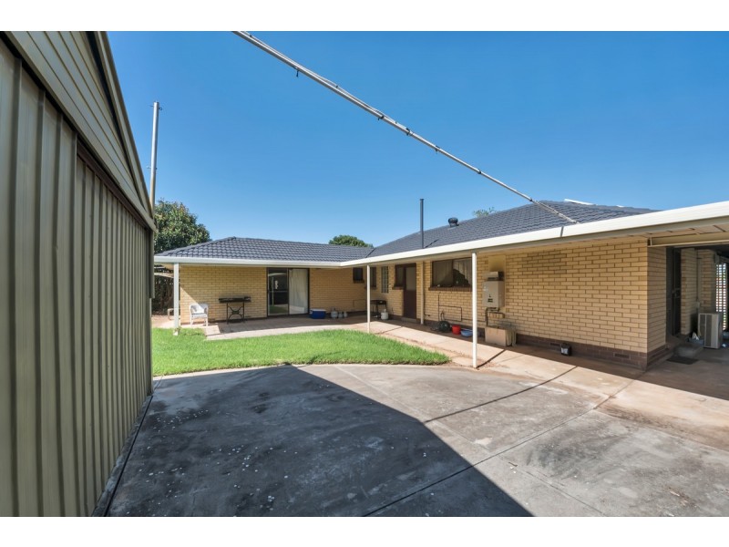 16 Morris Drive, Valley View SA 5093